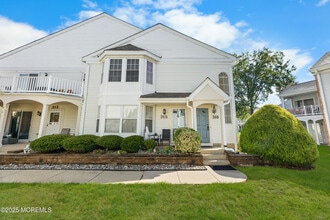 Building Photo - 316 Tulip Ln