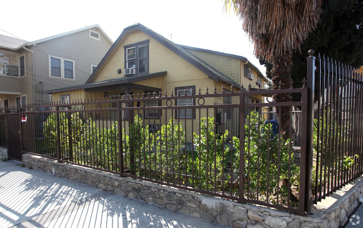 Building Photo - 144 Avenue 51