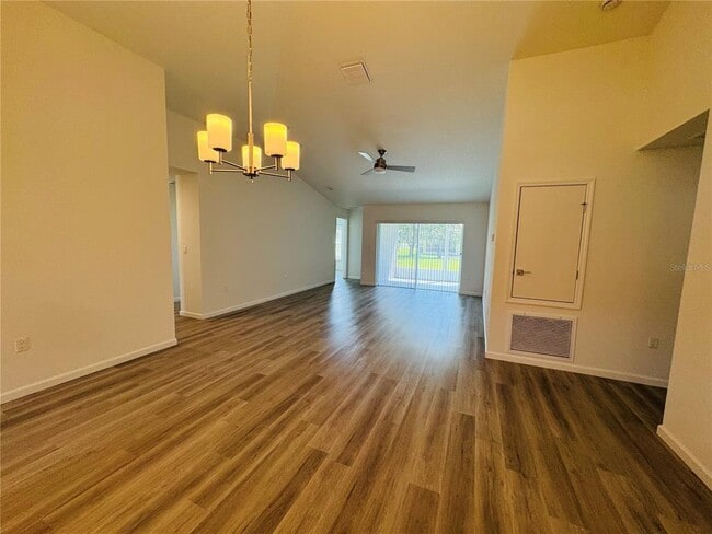 Building Photo - 72 Lancelot Dr