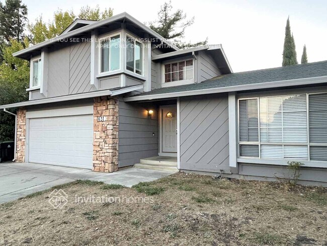 Foto del edificio - 631 Meadows Ct
