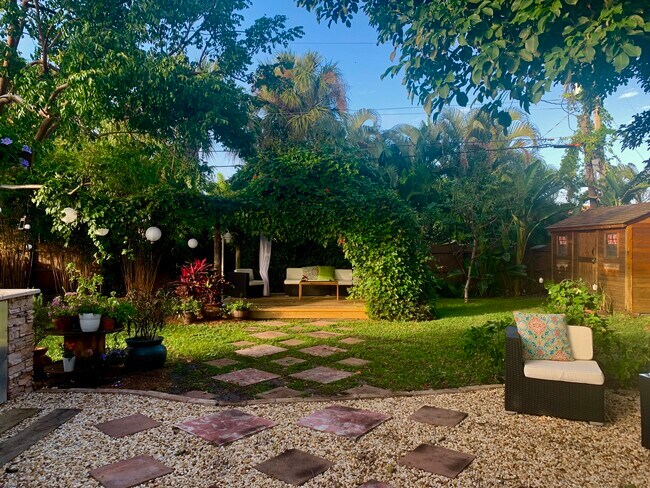 Foto del edificio - 825 NE 1st St