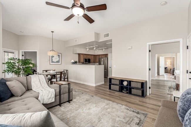 Building Photo - Stunning furnished 2-Bedroom Condo with Mo...