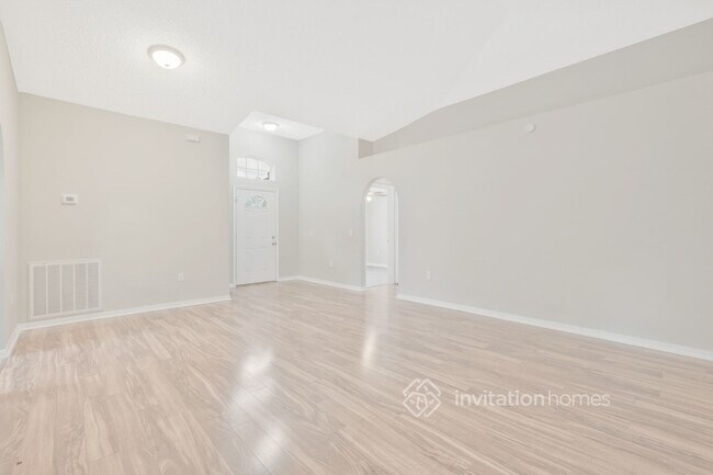 Building Photo - 3241 Garden Acres Ct W