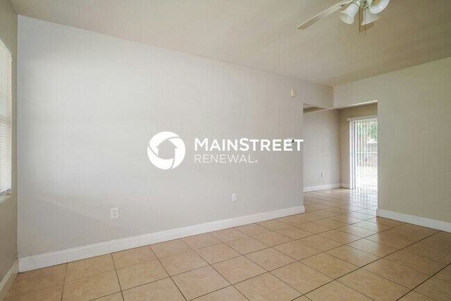 Building Photo - 3 Bedroom Pet-Friendly Home in Orlando, FL with Main Street Renewal