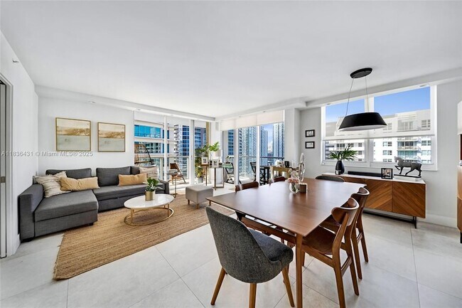 Foto del edificio - 1155 Brickell Bay Dr
