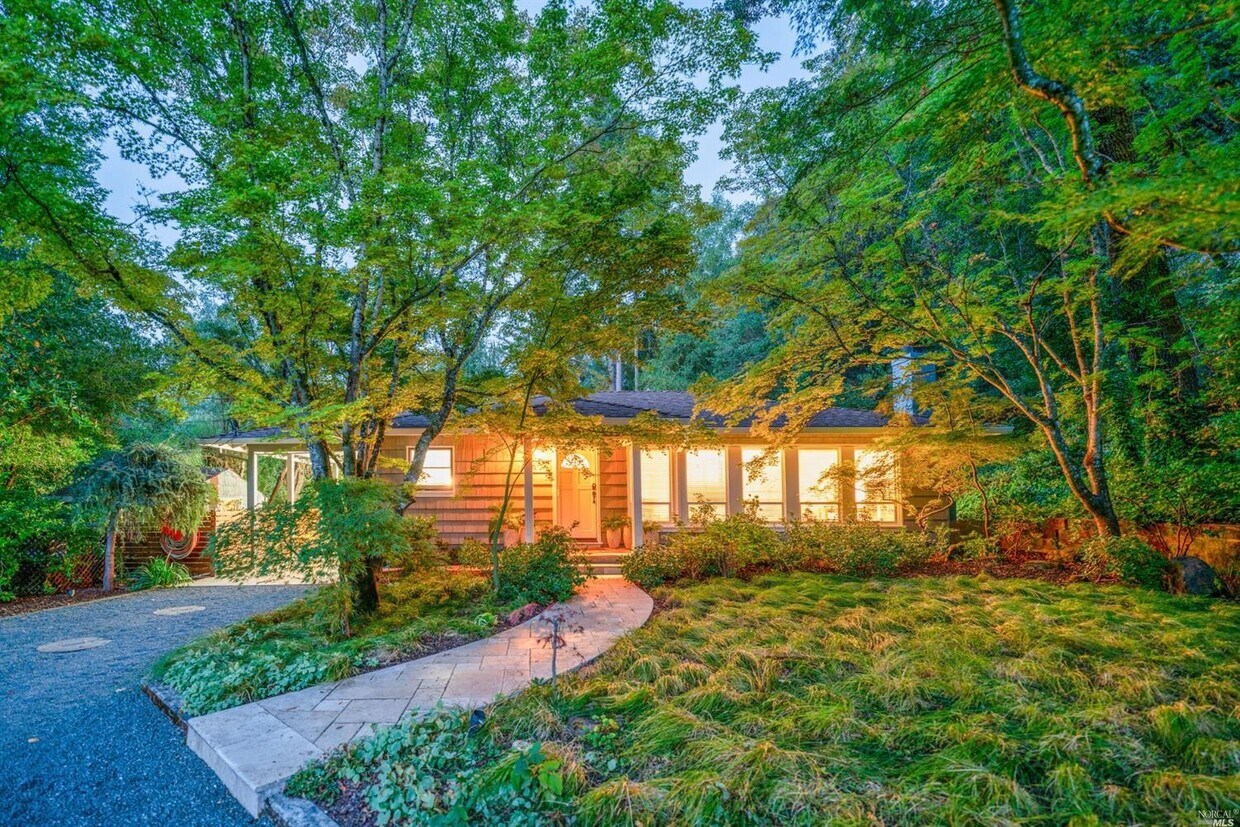 Foto principal - 850 Conn Valley Rd