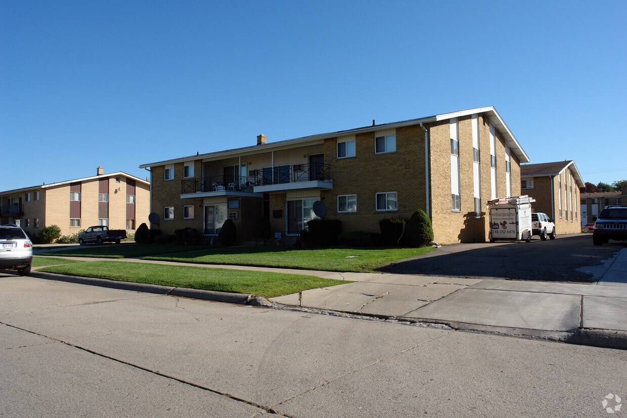 Primary Photo - Trident Apartments