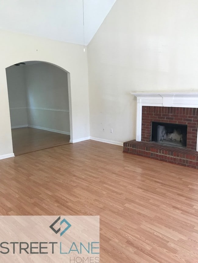 Foto del edificio - 5110 Brown's Crossing Way