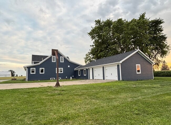 Building Photo - 5711 Reier Rd