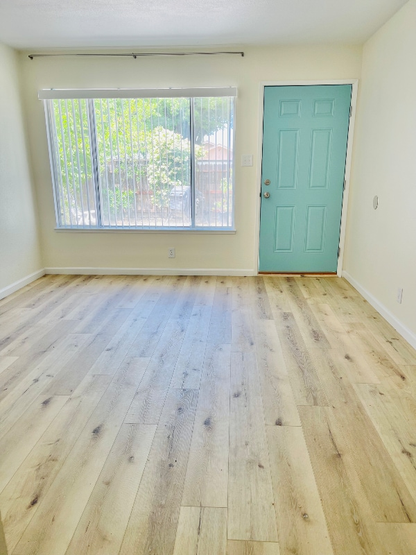 Building Photo - 1812 Rose Ave