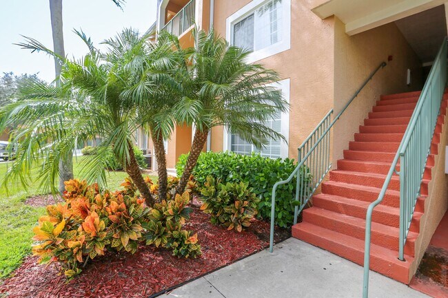 Building Photo - ***NEWLY UPDATED INTERIOR W/ MODERN FINISH...