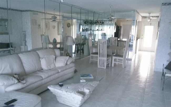 Foto del edificio - 460 Paradise Isle Blvd