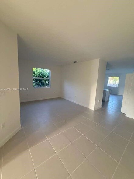 Foto del edificio - 16203 SW 147th Ave