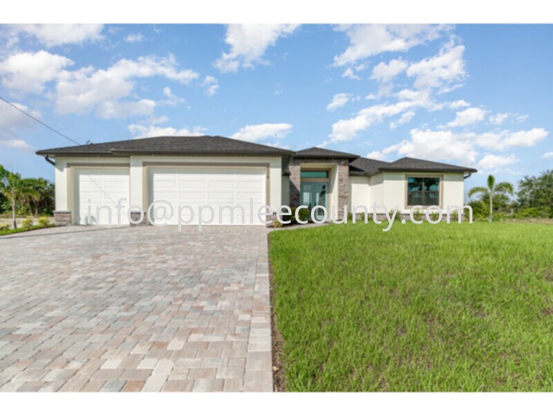 Primary Photo - Brand new 4 bedroom 2 bath 3 car garage po...