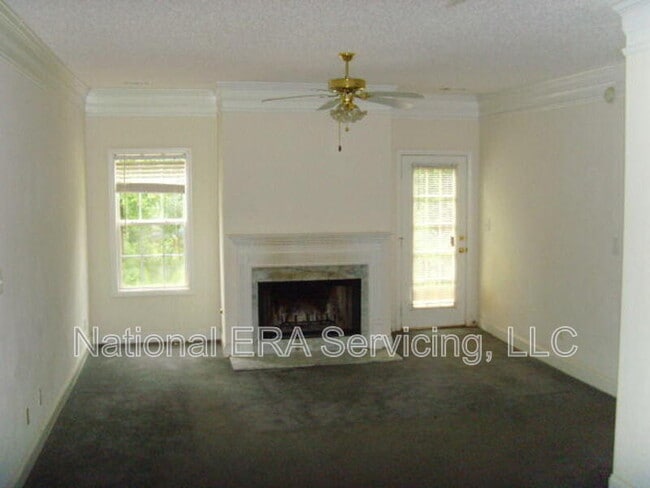 Building Photo - 105 Bradford Pl