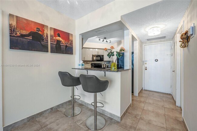 Foto del edificio - 3725 S Ocean Dr