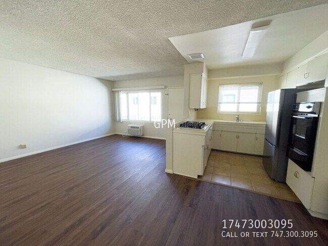 Building Photo - 1343 E Harvard St