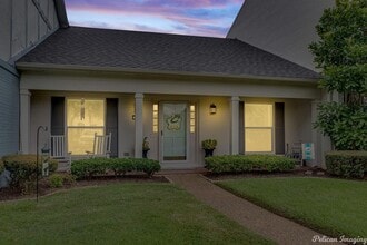 Building Photo - 119 Stratmore Dr