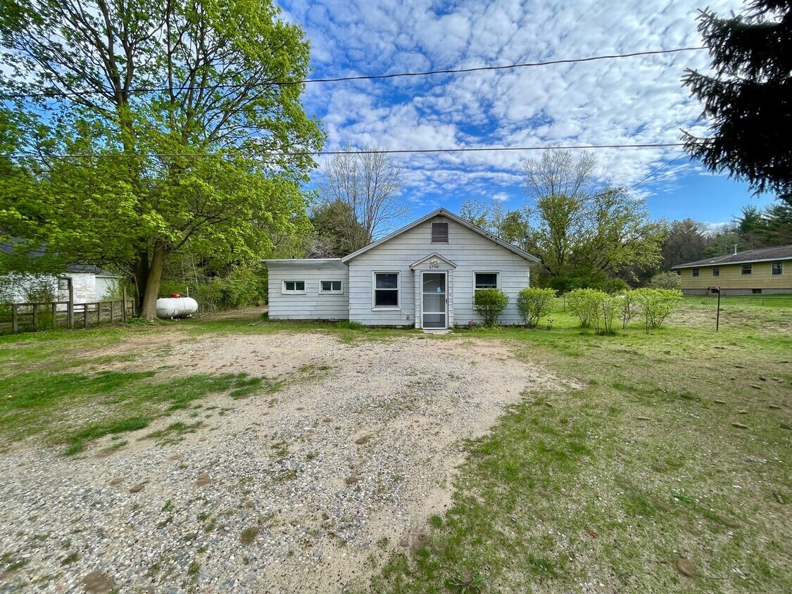 Primary Photo - Three Bedroom Home in Fruitport