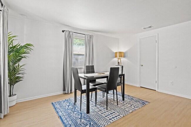 Foto del edificio - 3906 E Powhatan Ave