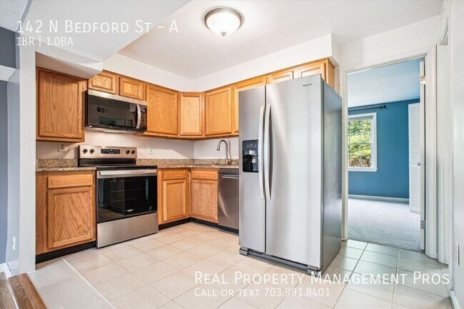 Foto del edificio - 142 N Bedford St