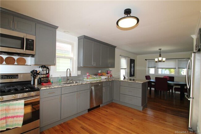 Foto del edificio - 62 Anderson Ave