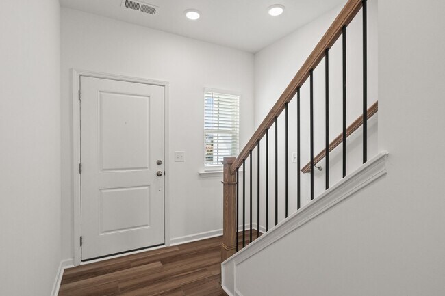 Foto del edificio - 3 Bed 2.5 Bath Townhome at Cambrey Crossing.