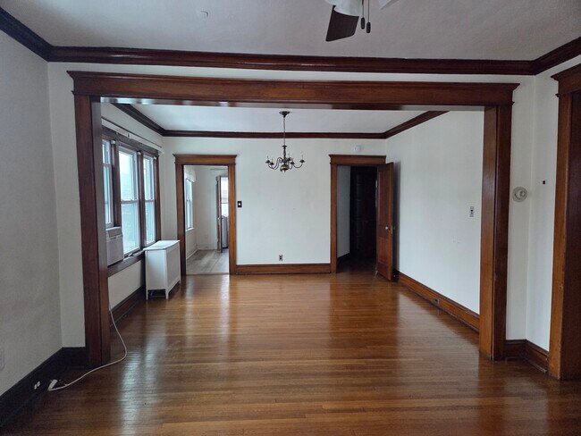 Building Photo - 1101 Quincy Ave