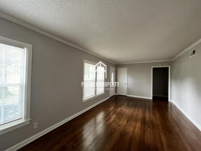 Building Photo - 4800 Willow Rd