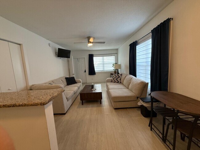 Foto del edificio - 4652 Poinciana St