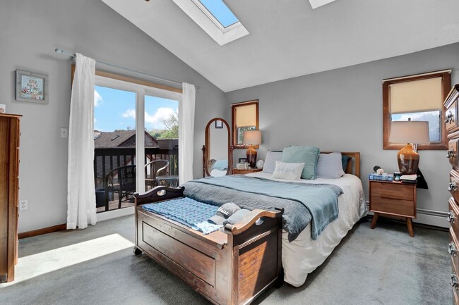 Foto del edificio - 853 Townsend Ave