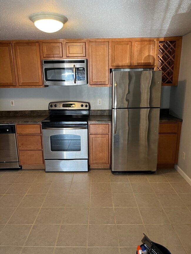 Building Photo - 5770 Westphalia Ln