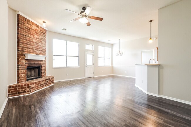 Foto del edificio - Great 3 Bed Home! Coming Soon!