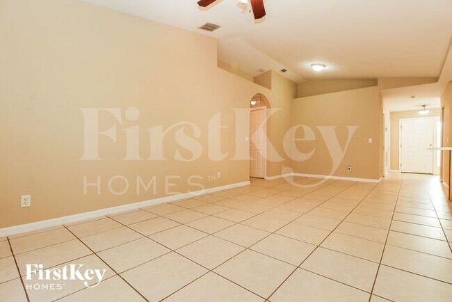 Foto del edificio - 362 Overbrook St