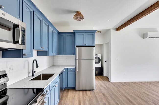 Foto del edificio - 36 Pawling Ave