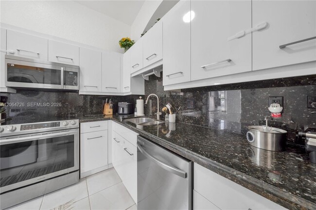 Building Photo - 16220 SW 101st Terrace