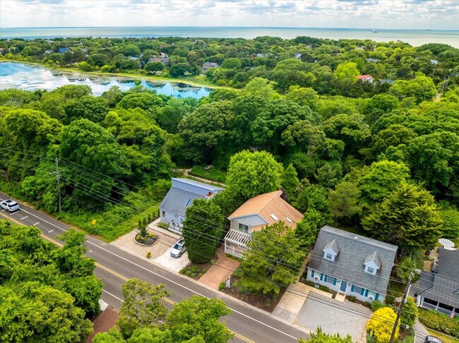 Building Photo - 710 Lighthouse Ave