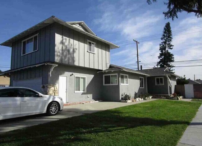 Building Photo - 9363 Rosser St