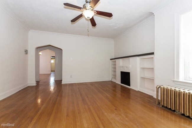 Building Photo - 2 br, 1 bath Apartment - 8337 S Maryland Ave