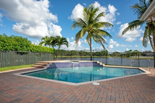 Foto del edificio - 1737 Harbor View Cir