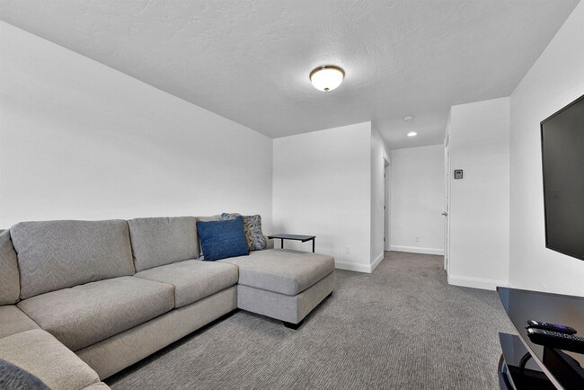 Building Photo - 12102 S Aves Pl