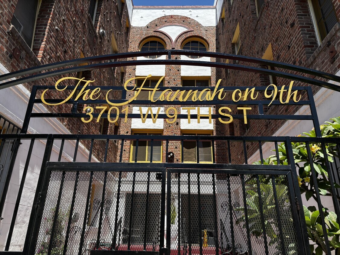 Plano de planta - The Hannah on 9th- Where Historic Charm Meets Modern Edge in Koreatown!