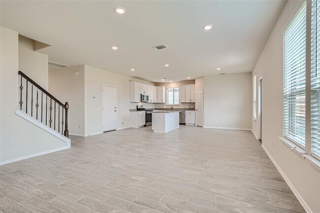 Building Photo - 112 Bird Cherry Wy