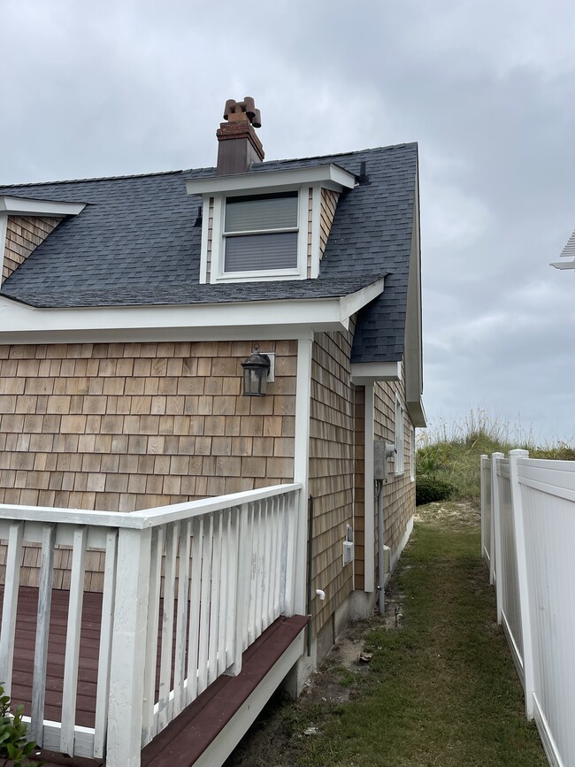 Building Photo - 3722 Bay Oaks Pl