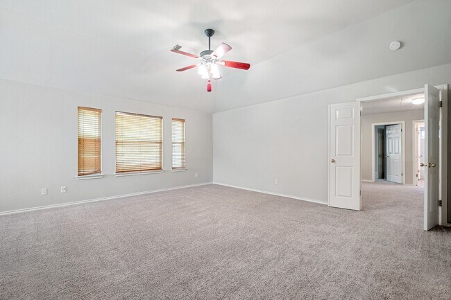 Foto del edificio - 4 Bedroom, 2.5 Bath Home in Vista Oaks