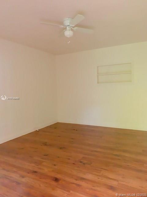 Foto del edificio - 7885 Crespi Blvd