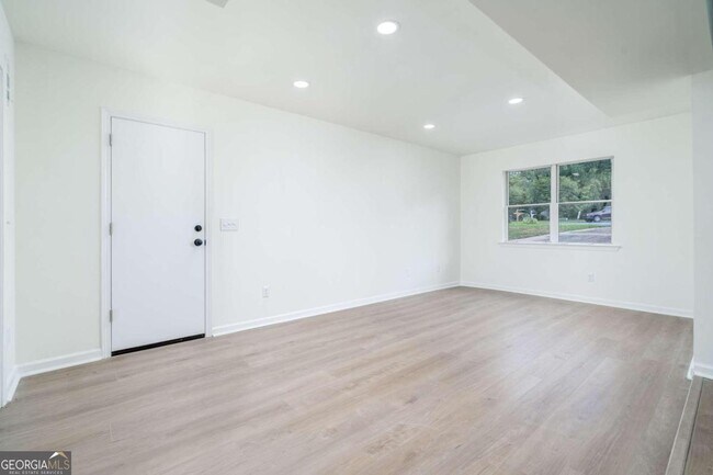 Building Photo - 118 Jade Ln