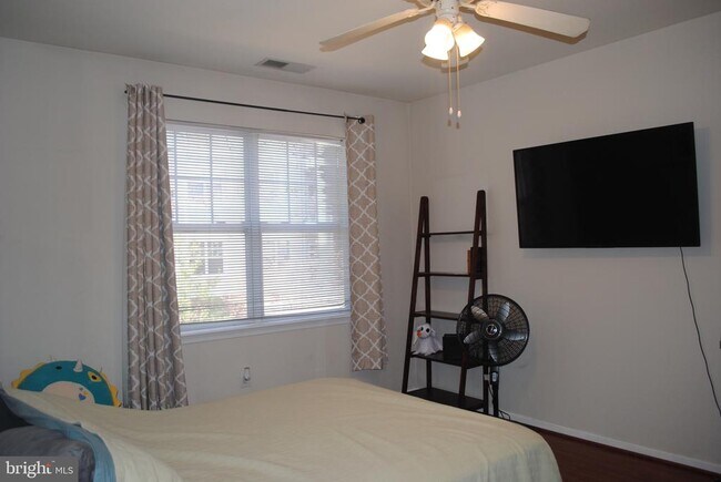 Foto del edificio - 12913 Centre Park Cir