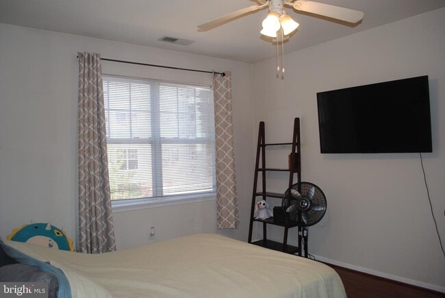 Building Photo - 12913 Centre Park Cir