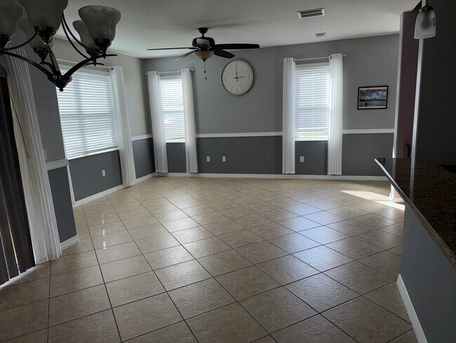 Foto del edificio - 3293 Rodrick Cir